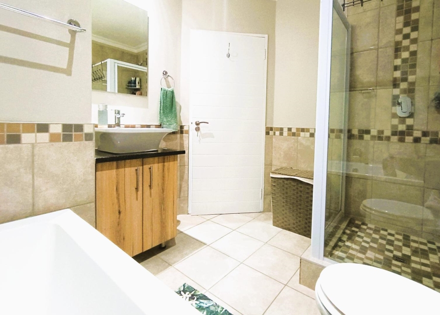 3 Bedroom Property for Sale in Langenhovenpark Free State